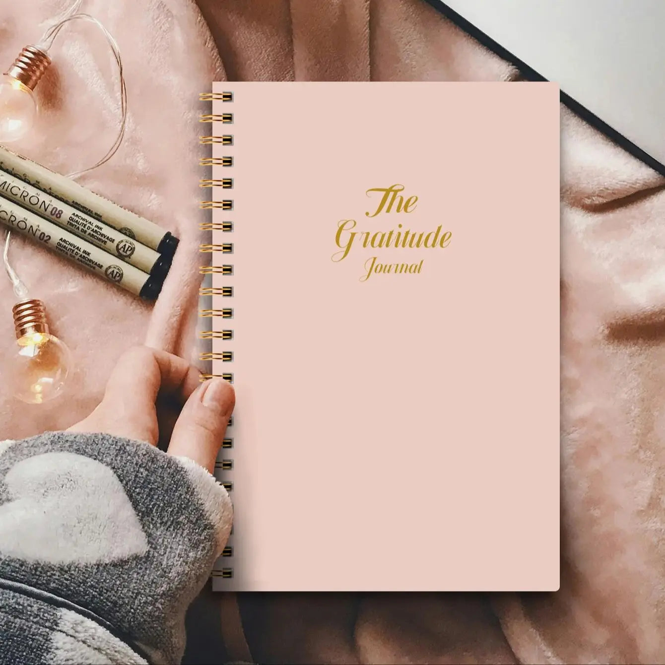 Daily Gratitude Planner & Mood Tracker Journal